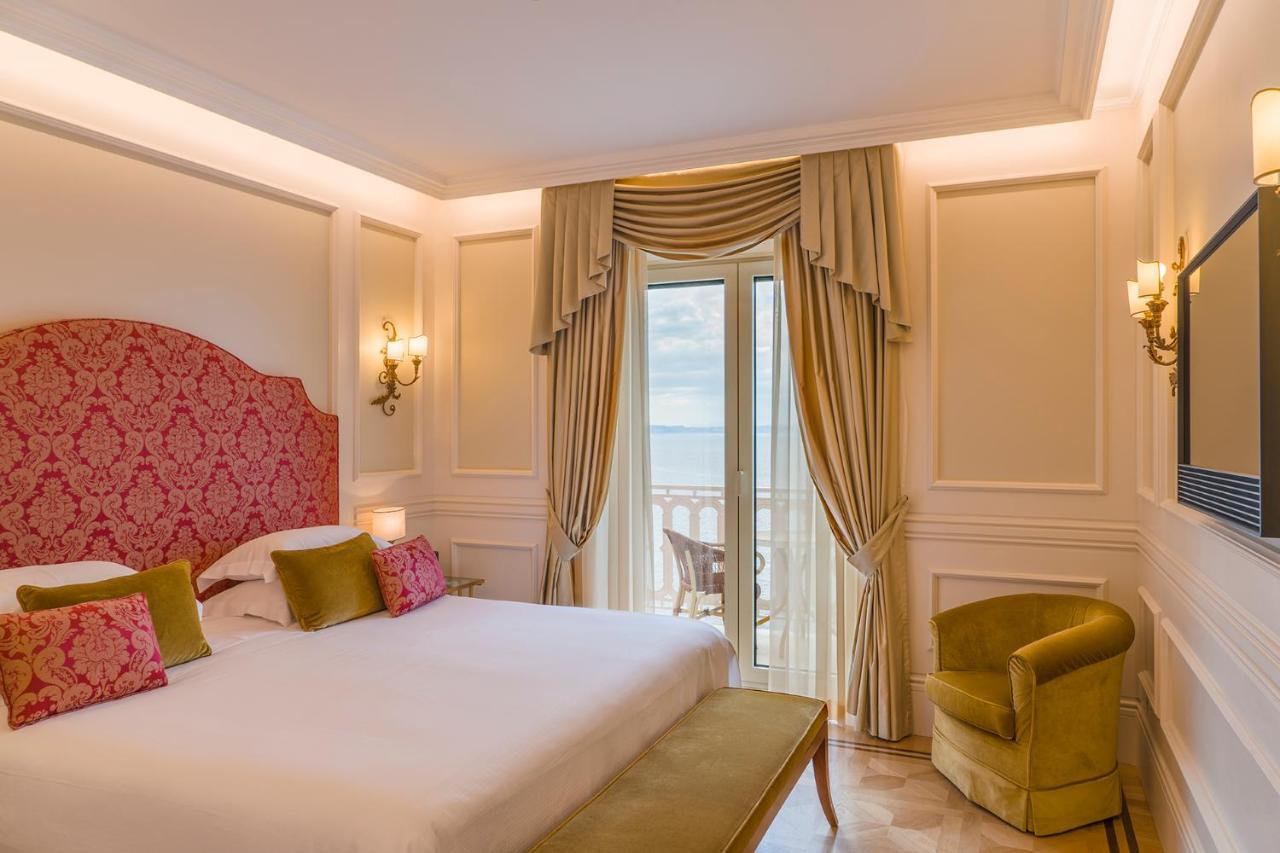 Grand Hotel Excelsior Vittoria Sorrento Esterno foto