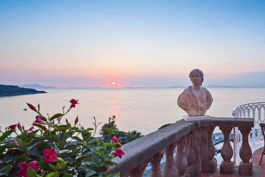 Grand Hotel Excelsior Vittoria Sorrento Esterno foto