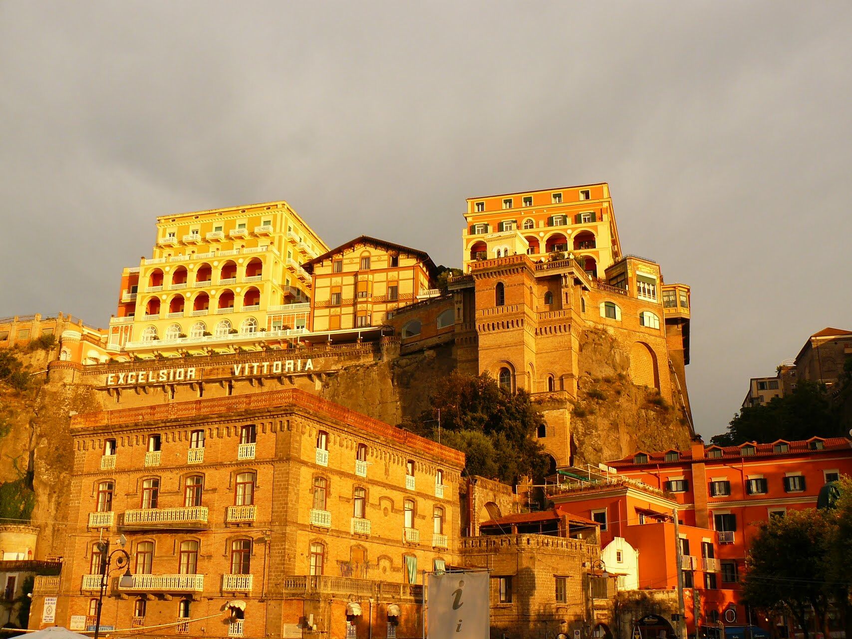 Grand Hotel Excelsior Vittoria Sorrento Esterno foto